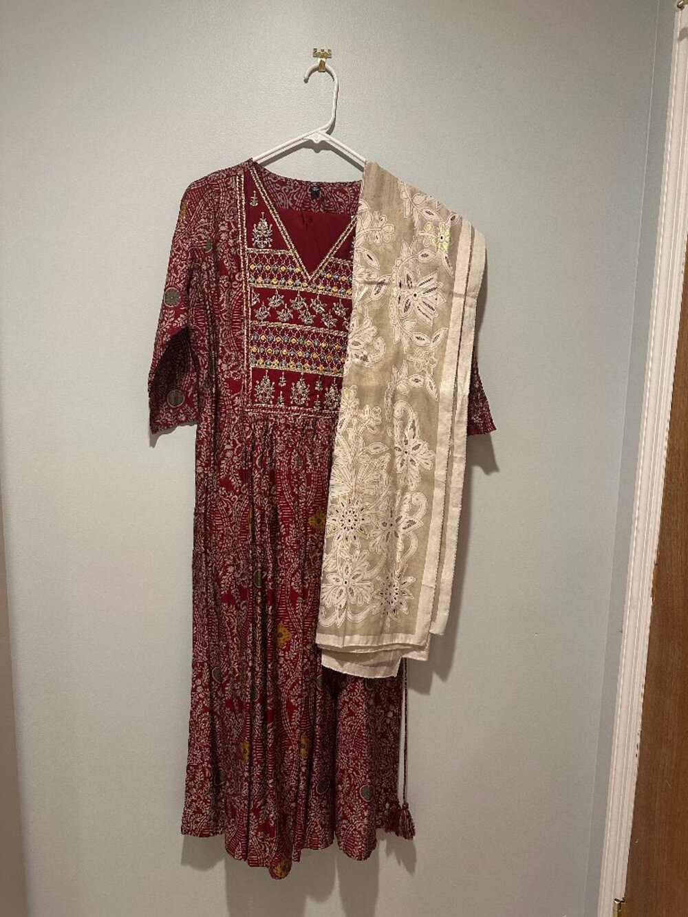 Indian Salwar Suit Set Size 42 Red Tan Embroidered Dupatta New